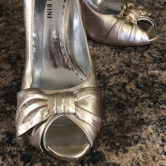 GIANNI BINI Gold Bow Open Toe Heels - Picture 4 of 8